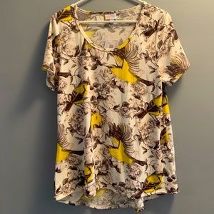 Lularoe size L Classic T